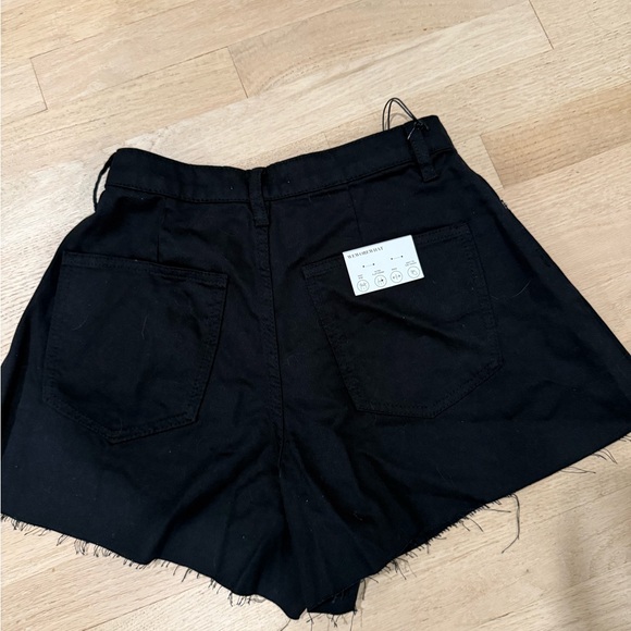 WeWoreWhat black Jean Shorts - Picture 5 of 6